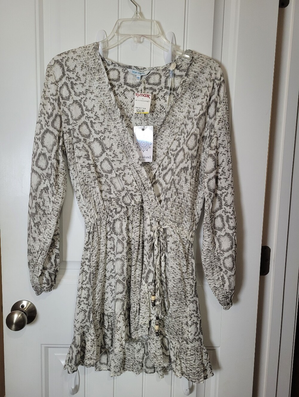 Blue Island Neutral Snake-Print Long Sleeve Dress.  NWT Size XS